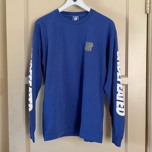 Undefeated long sleeved shirt, Size M